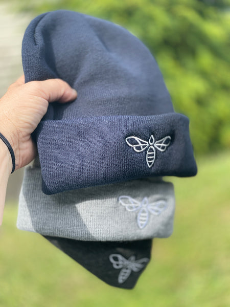 Beanie w BannerBee logo